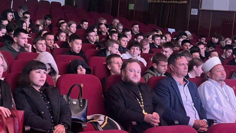 В Знаменске прошел праздничный концерт для астраханских призывников