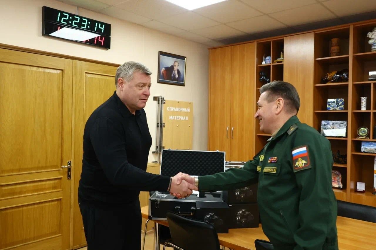 Губернатор Игорь Бабушкин передал спецоборудование войсковым частям Знаменска и Ахтубинска