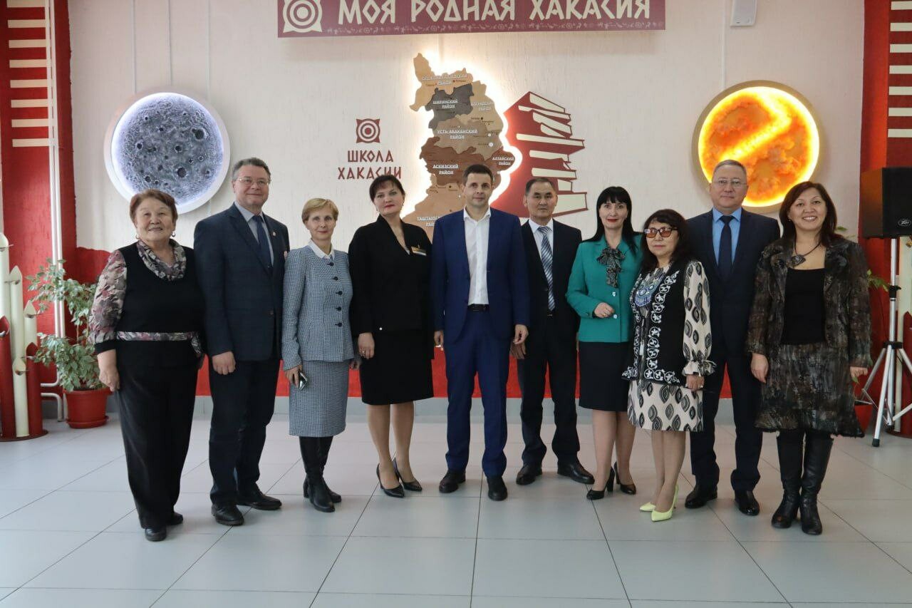 Алексей Лемин принял участие в открытии Визит-центра хакасского языка и культуры
