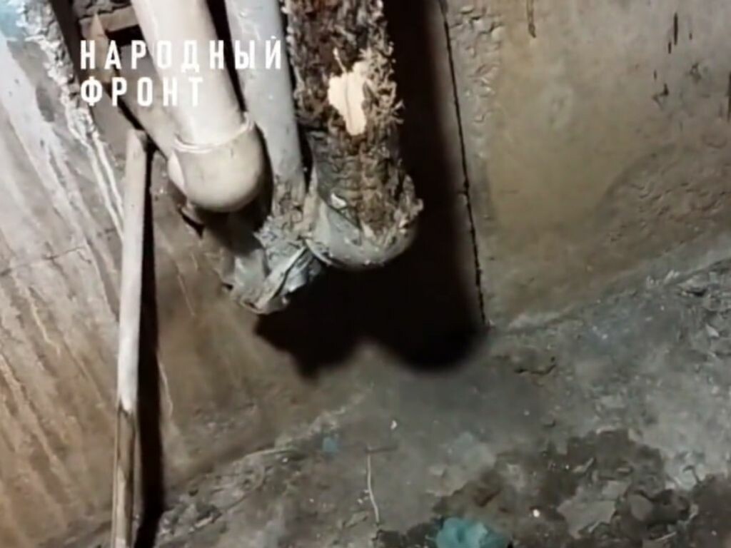 Жители дома на улице Конституции в Оренбурге страдают от запаха сероводорода