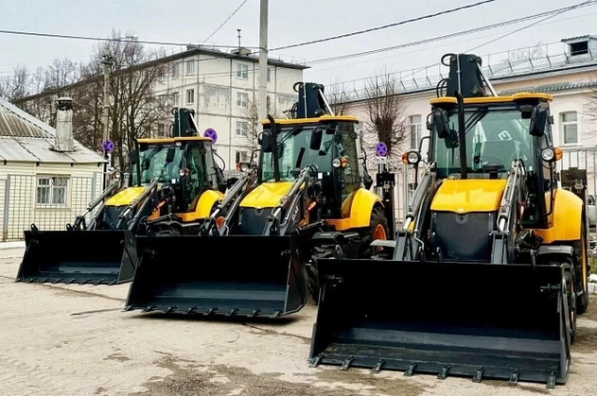 Новые экскаваторы-погрузчики получили муниципалитеты Тульской области