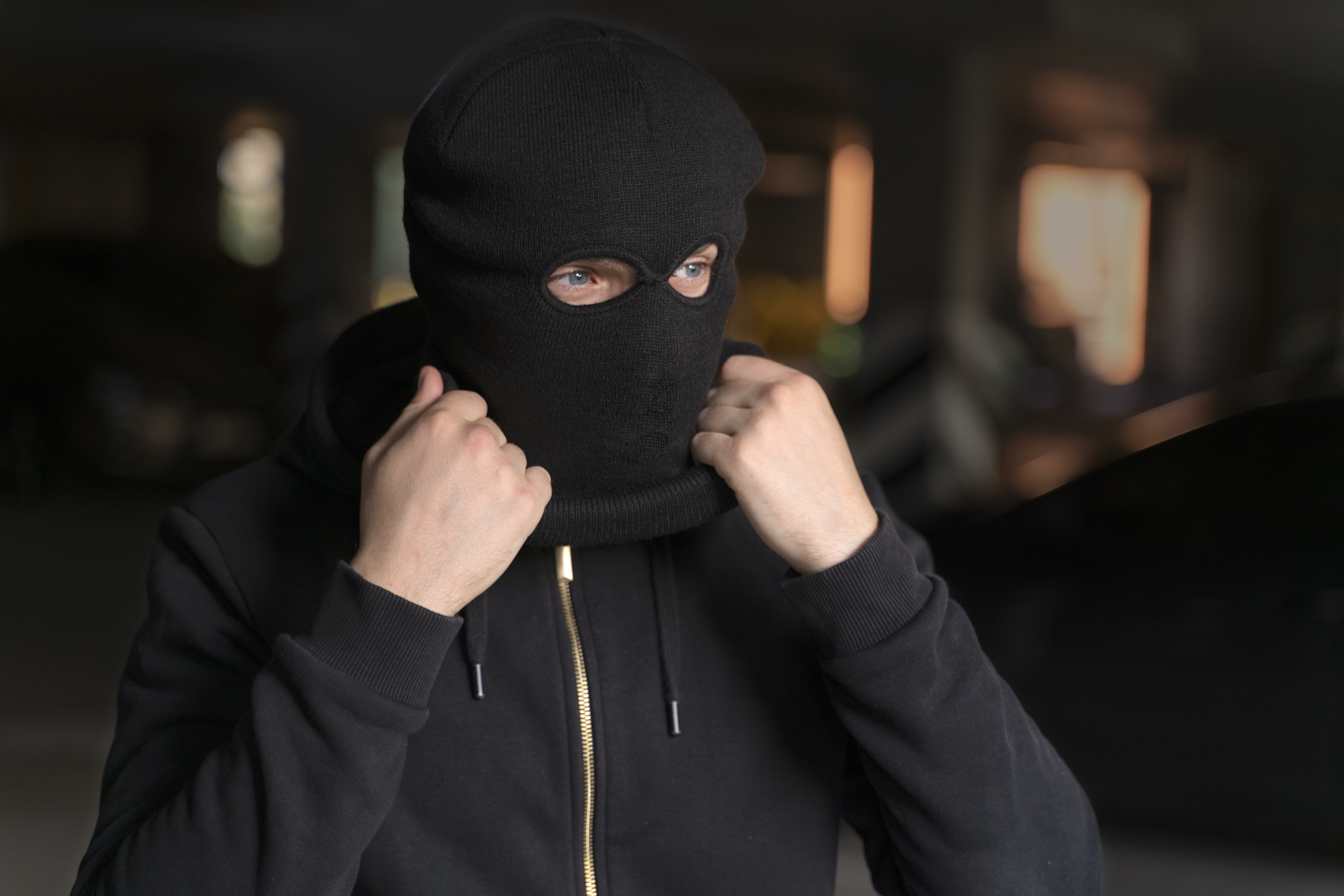 Мужчина подстроил ограбление, чтобы вернуть бывшую жену