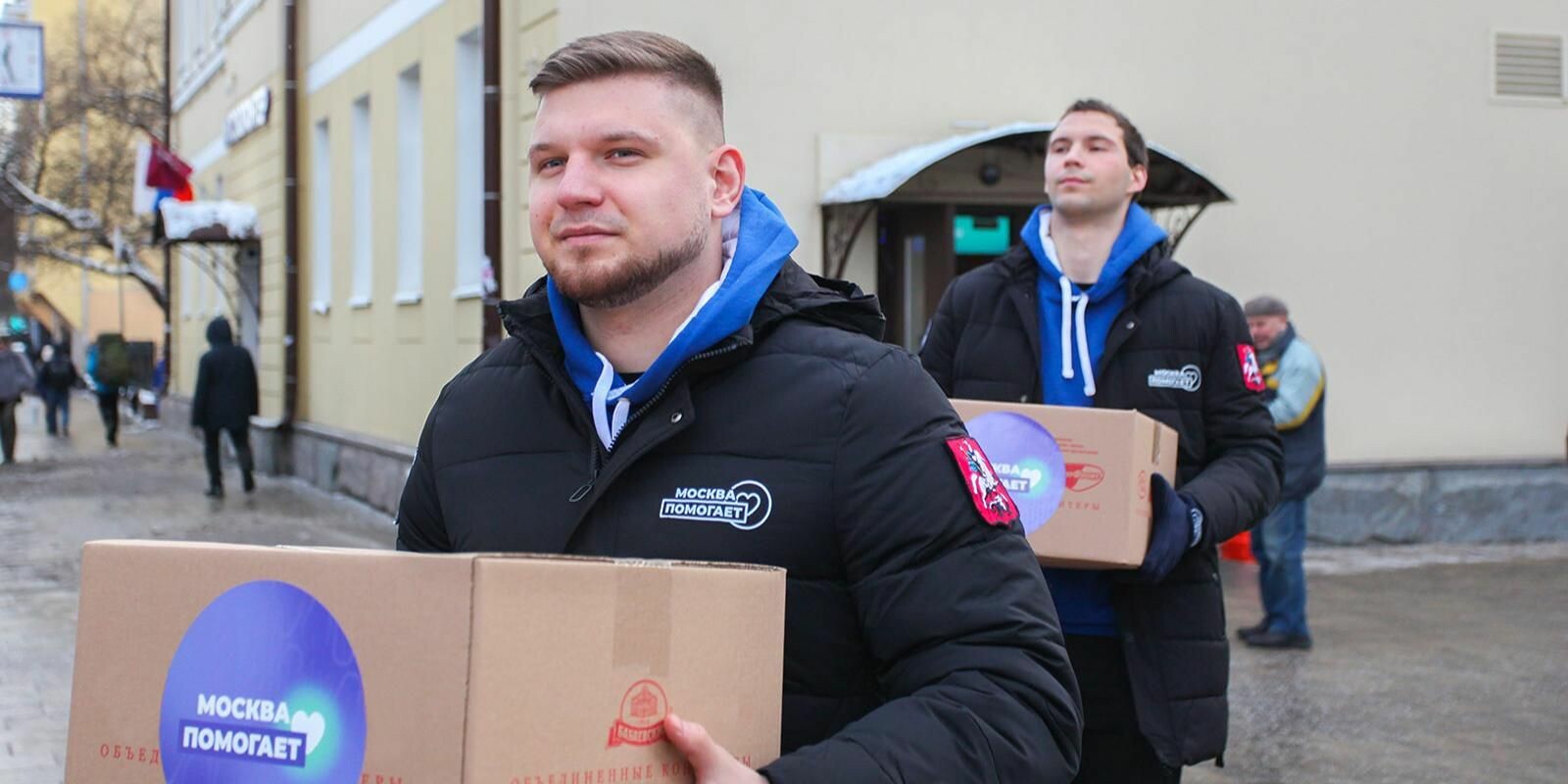 Около 30 тысяч новогодних подарков для детей доставили  в новые регионы РФ