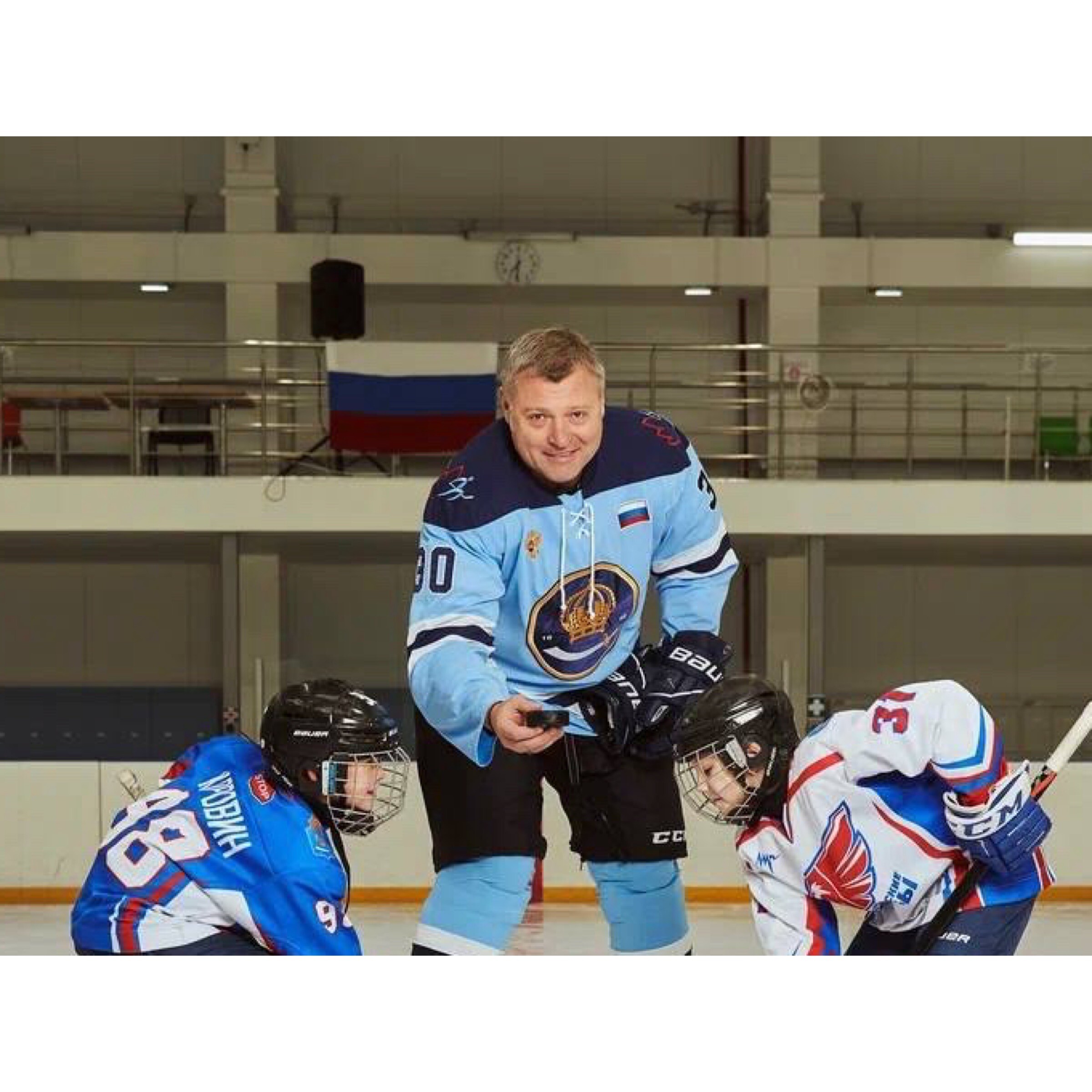 Игорь Бабушкин поздравил спортсменов и любителей с Всероссийским днем хоккея 