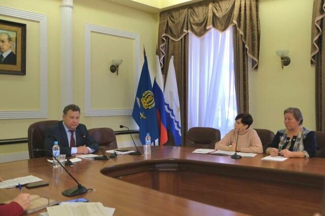 Глава Астрахани обсудил с жителями улицы Куликова решение проблемных вопросов