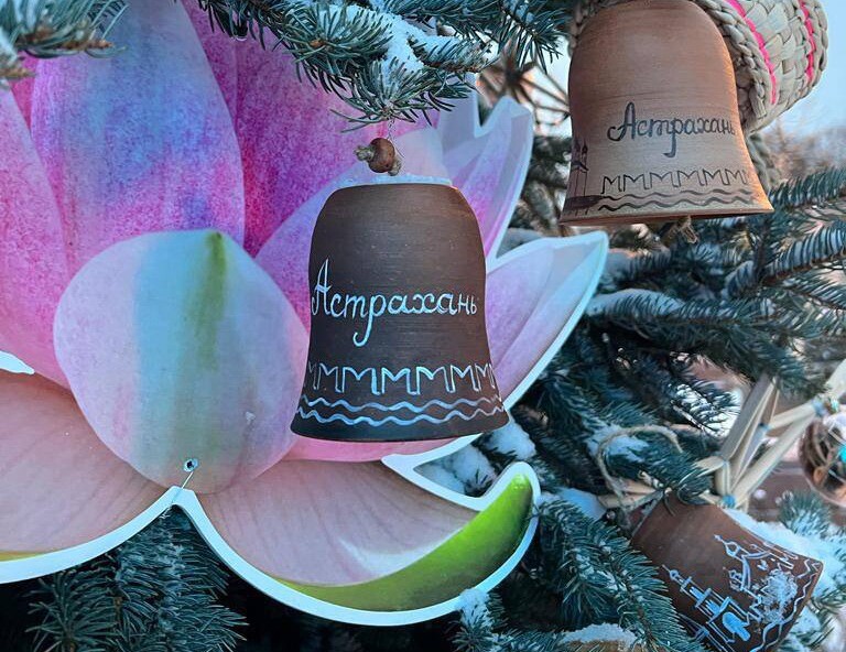 На фестивале «Елки в Кирове» Астрахань представляет свое дерево