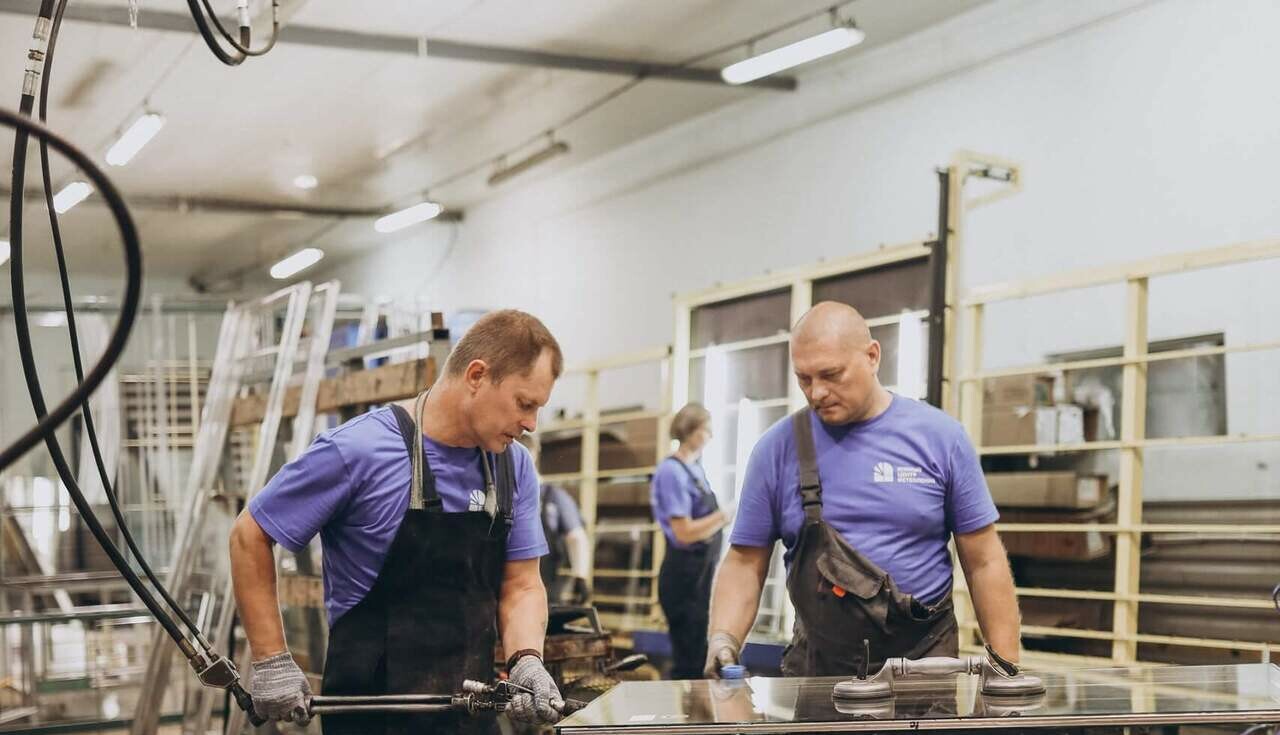 Компания по производству стеклопакетов приобрела в Астрахани транспорт благодаря господдержке