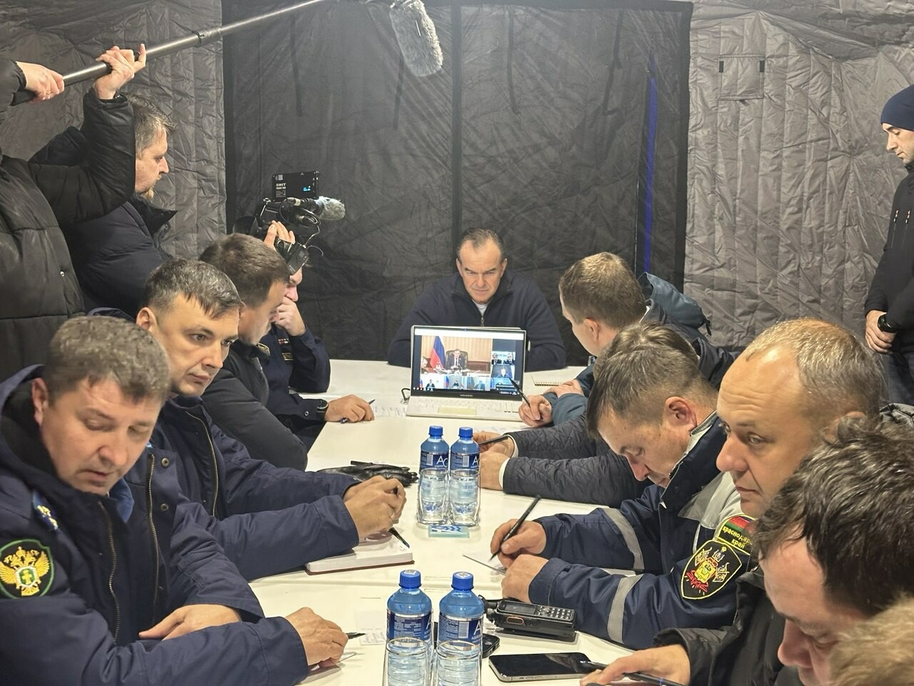 Астраханцы могут присоединиться к очистке от мазута пляжей Кубани