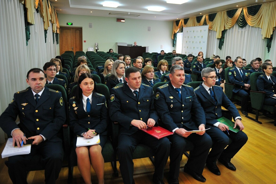 Астраханская таможня за год задержала свыше 500 машин с контрафактными товарами