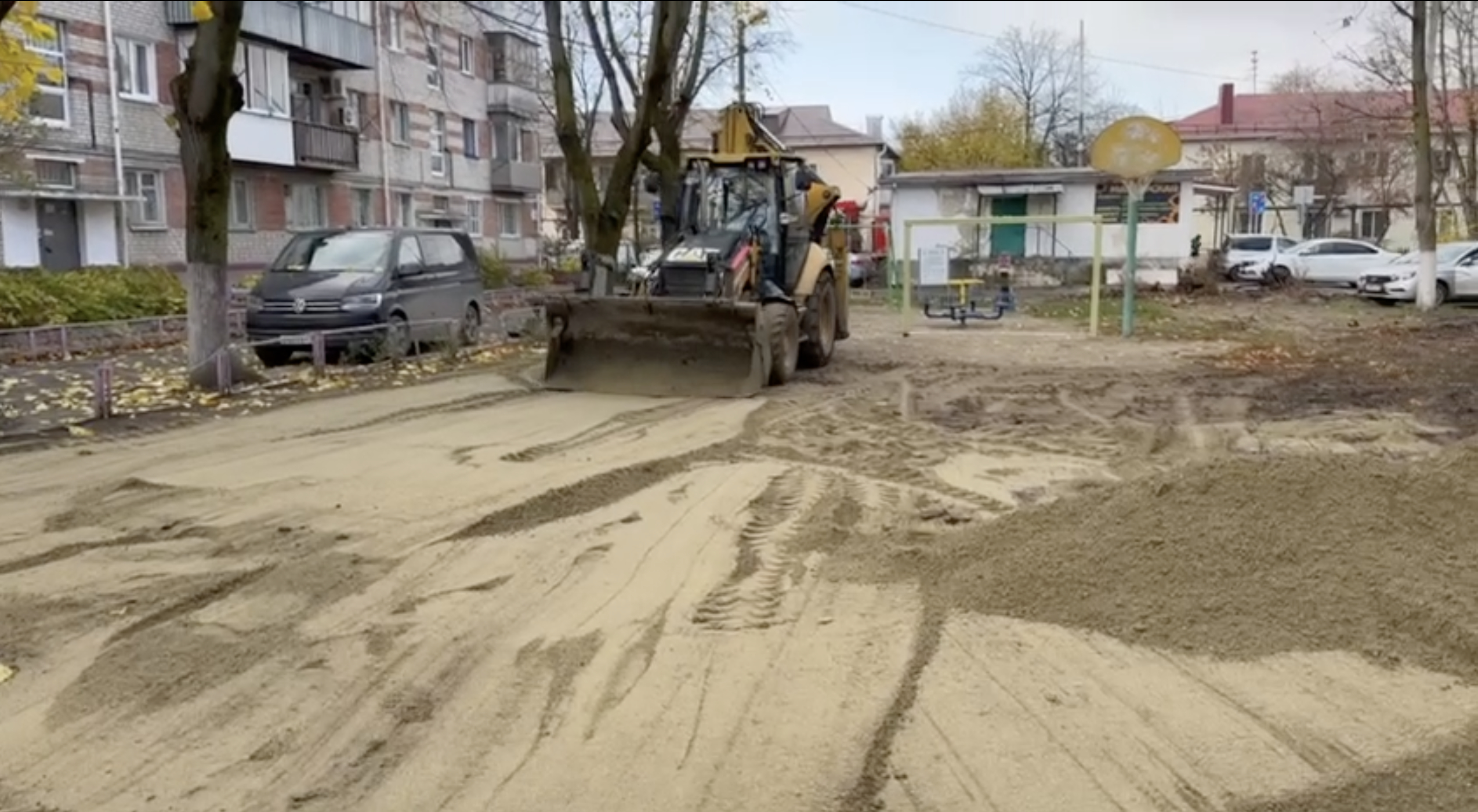 В Краснодаре началась установка уникальной спортивной площадки