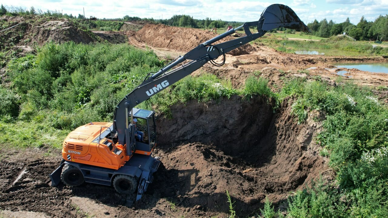 Производство новых моделей колесных экскаваторов запустят в Твери