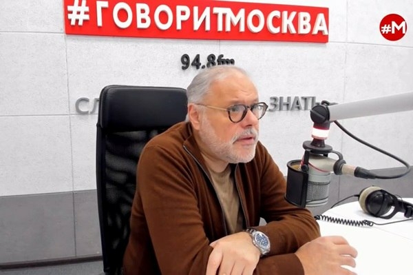 Хазин: Макрон и Зеленский шантажируют Трампа