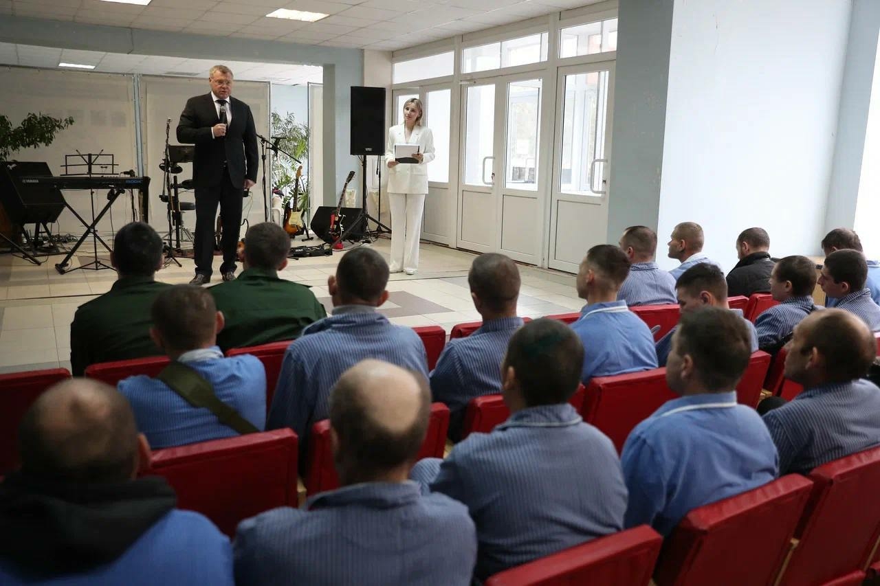 Игорь Бабушкин посетил военный госпиталь в Ахтубинском районе