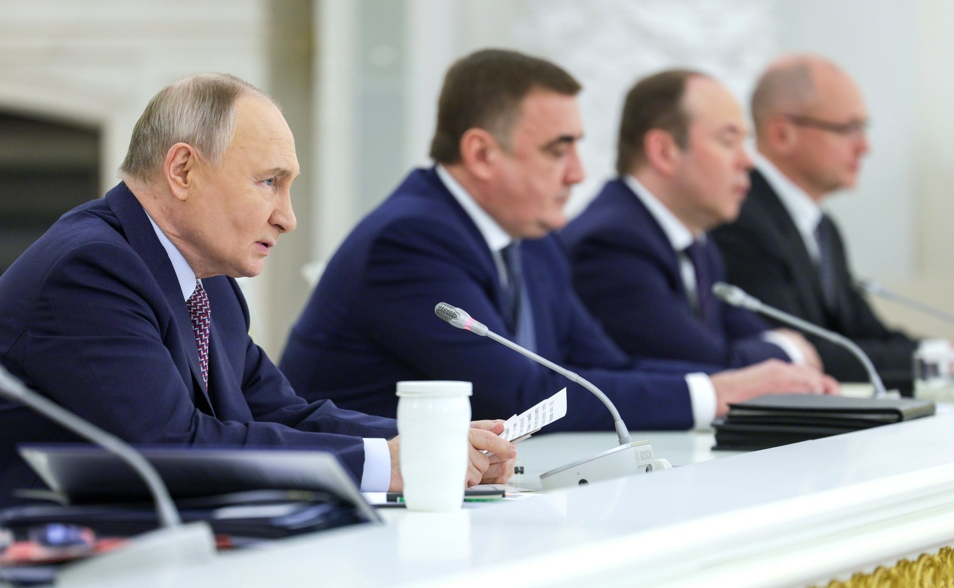 Владимир Путин рассказал на Госсовете, как в РФ будут поддерживать семьи