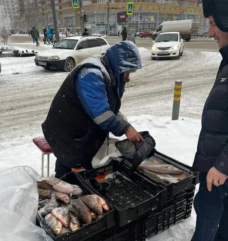 В Новосибирске поймали нелегального продавца рыбы