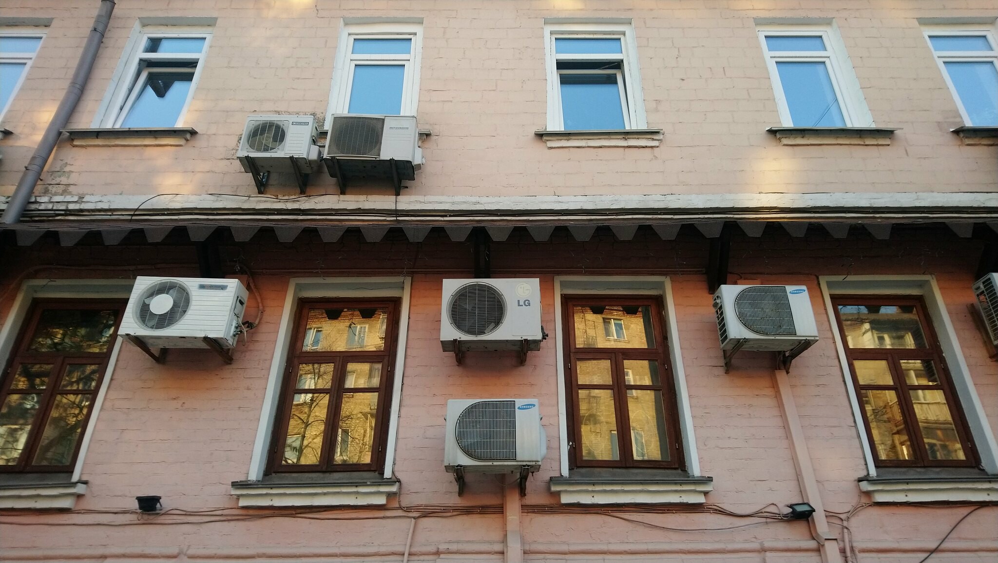 Костромичка отсудила у соседа 60 тысяч рублей за капающий кондиционер