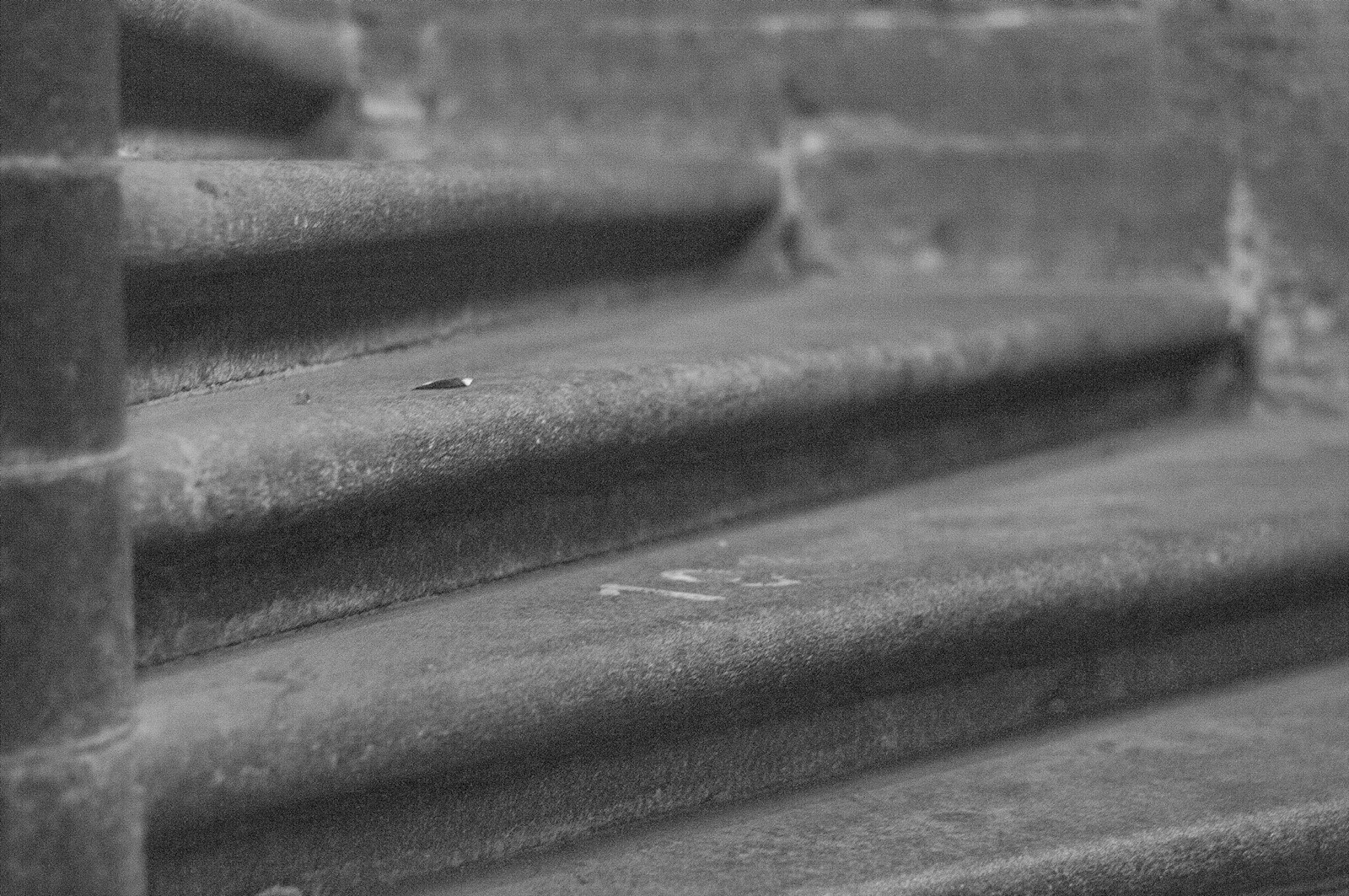 Получившая перелом на ступеньках ельчанка отсудила 700 тысяч рублей