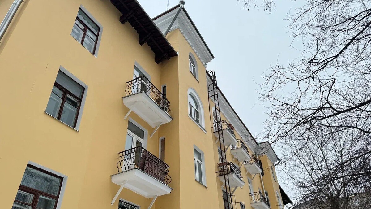 Дом в стиле советского классицизма отремонтировали в Москве