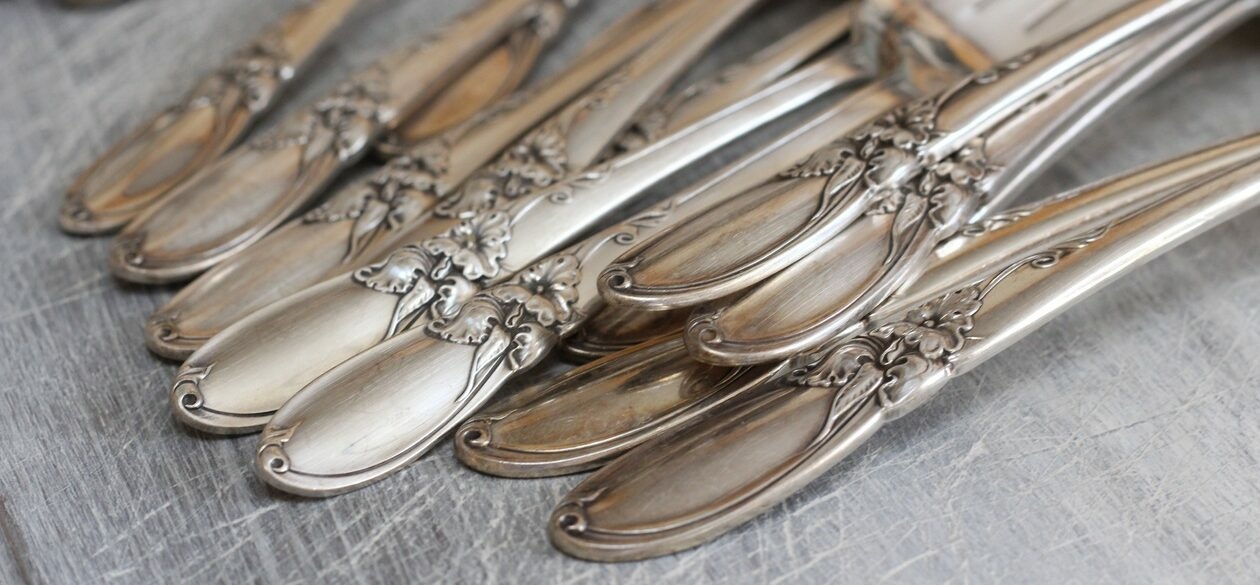 Журналист из Якутии переплавила ложки ради встречи с Путиным