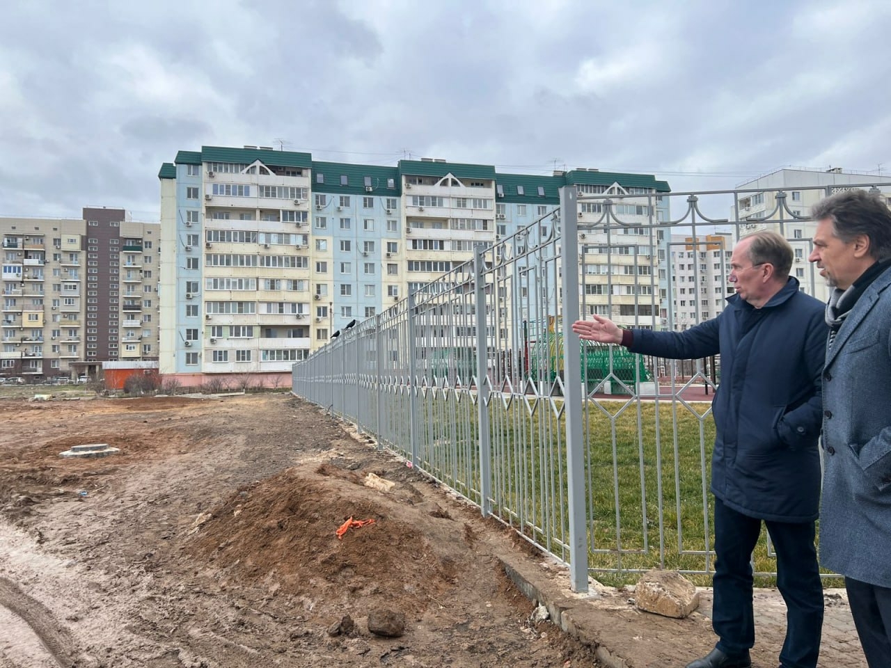 Игорь Седов оперативно отреагировал на жалобы астраханцев по поводу отсутствия дороги к СОШ №3
