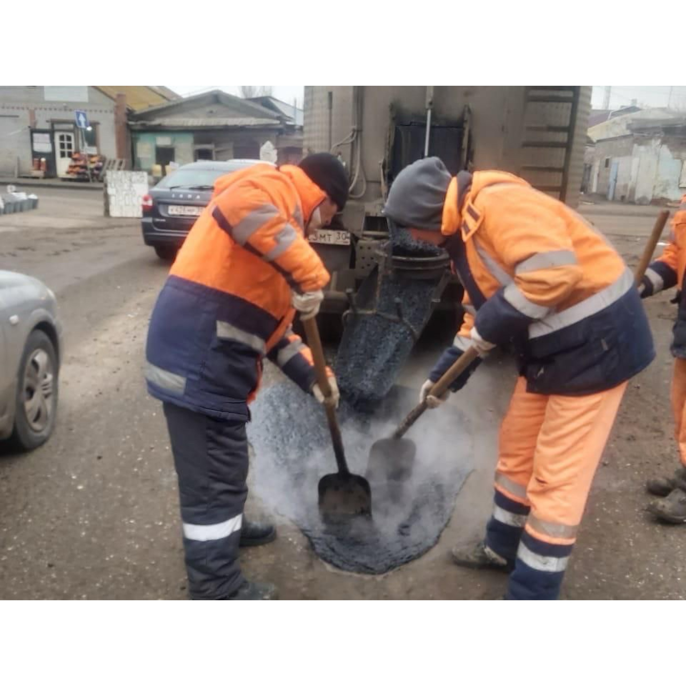 В Астрахани до конца февраля отремонтируют около полутысячи квадратных метров дорожного покрытия