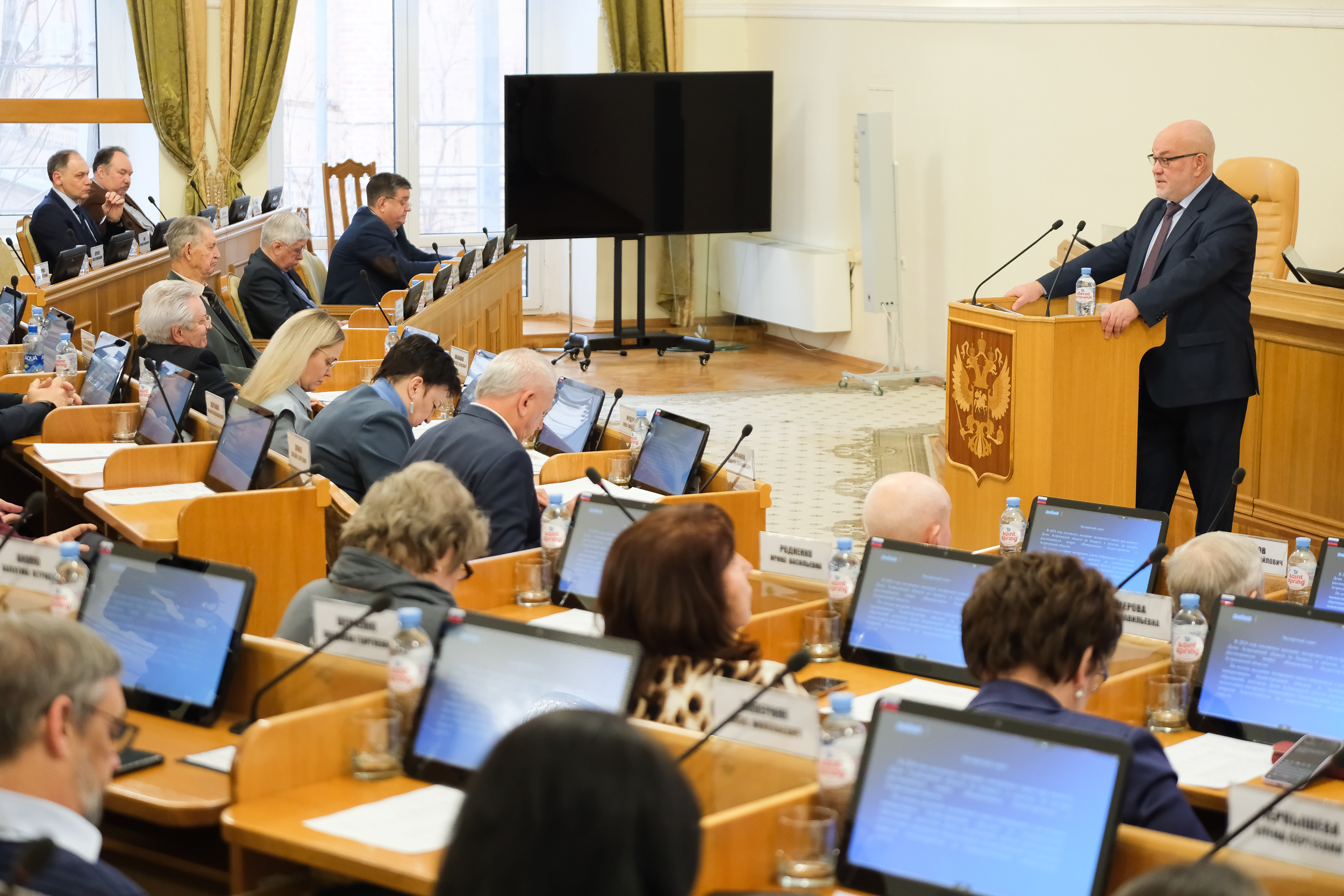 Комитет по бюджету и налогам Думы Астраханской области представил отчет о работе за год Игорю Мартынову  