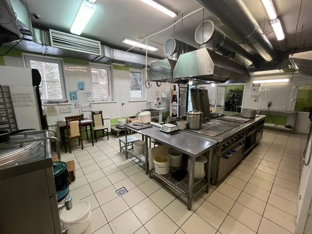 Суд временно закрыл кафе в санатории под Омском из-за массового отравления