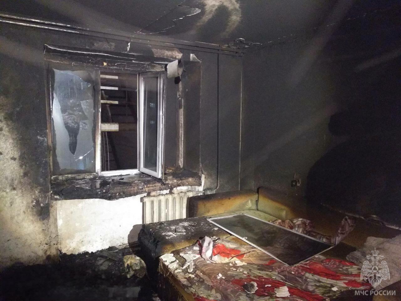 В Тюмени спасли трех человек из горящего дома на Олимпийской