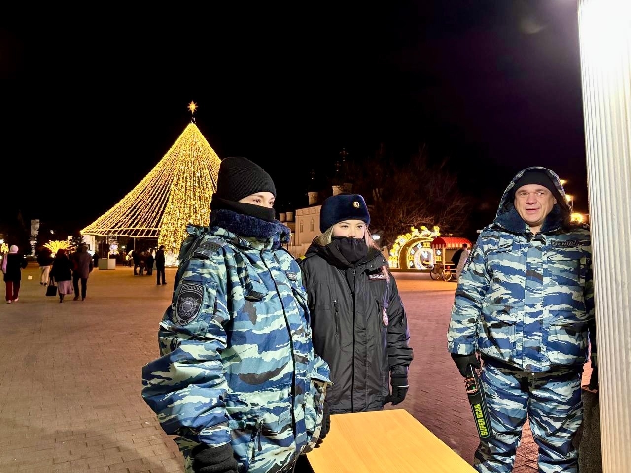 Полиция Астраханской области обеспечивает безопасность на новогодних праздниках