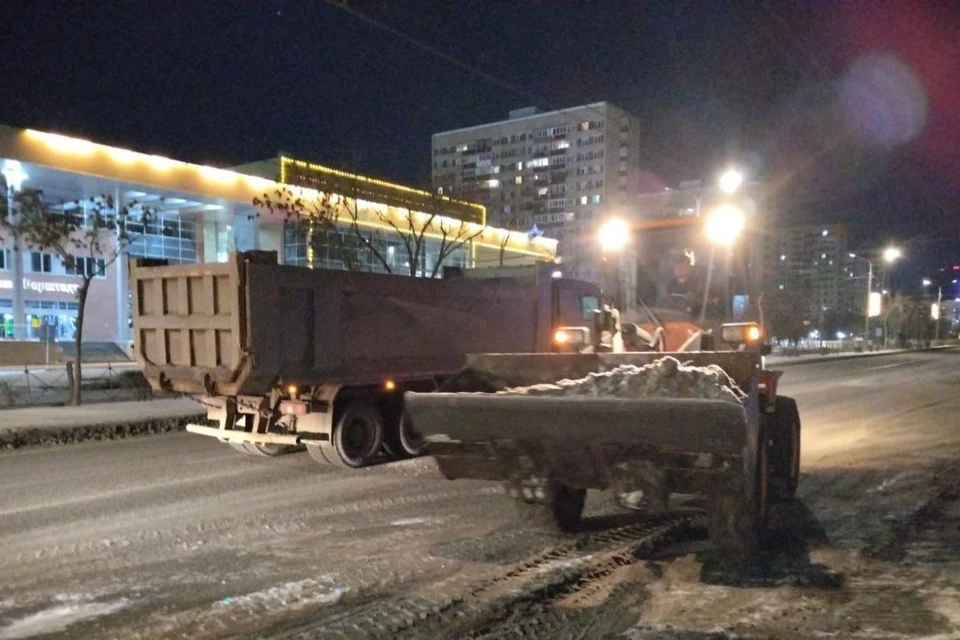 В Оренбурге коммунальные службы вывезли около 4 тысяч кубометров снега