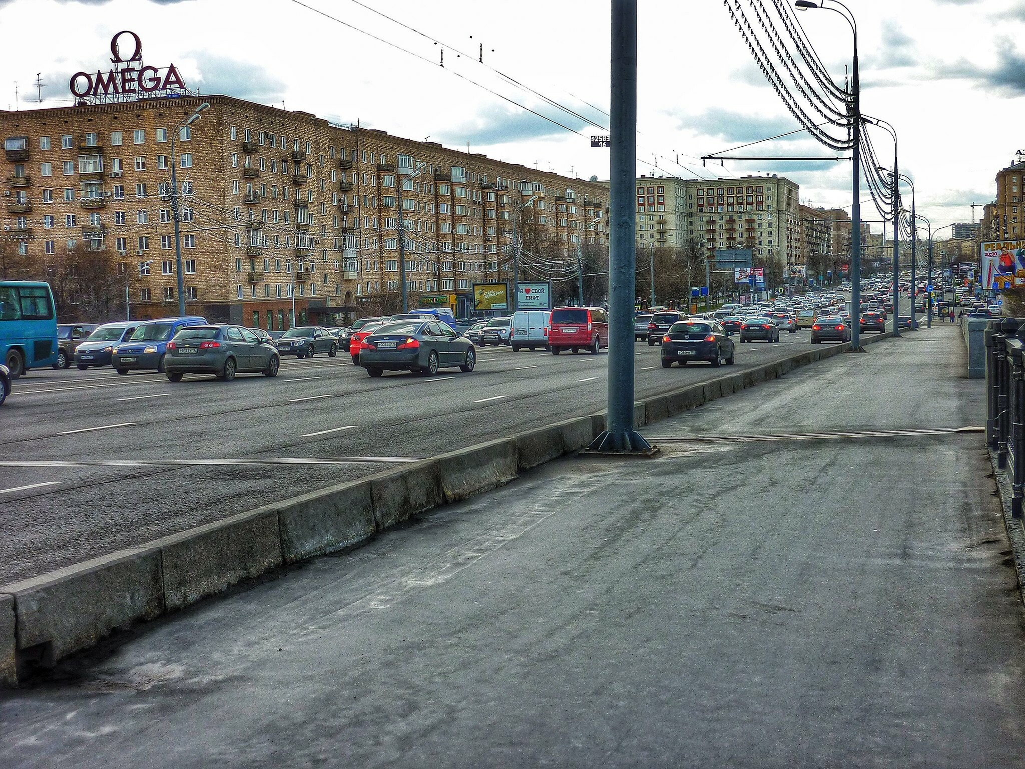 На участках ул. Горбунова ограничат движение автотранспорта