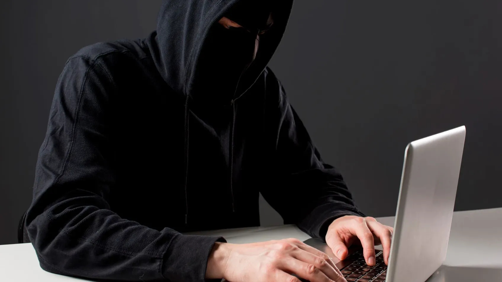 В Уфе мошенники обманули пенсионерку, представившись ФСБ