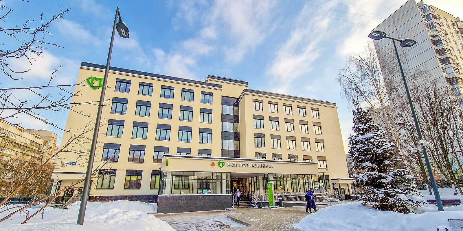 Более 6 тысяч фонарей установили у социальных объектов Москвы