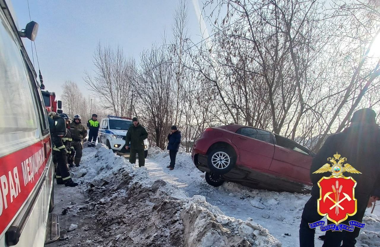 В Анжеро-Судженске в Кузбассе пьяный водитель сбил женщину и подростка