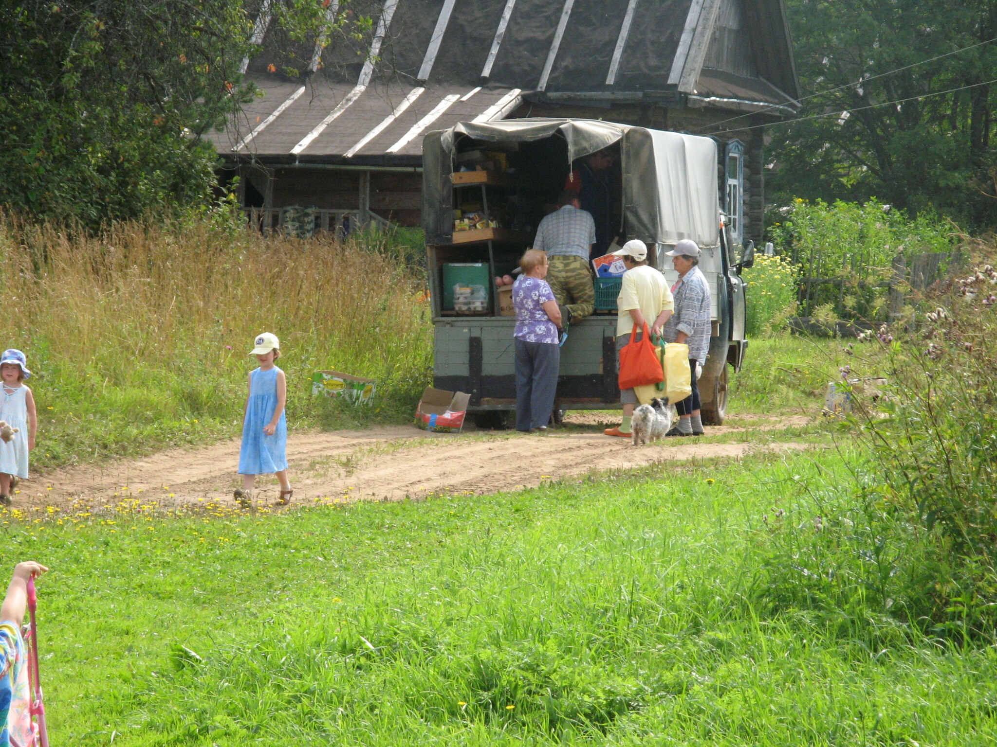 Более 17 тысяч туляков покупают продукты в автолаках