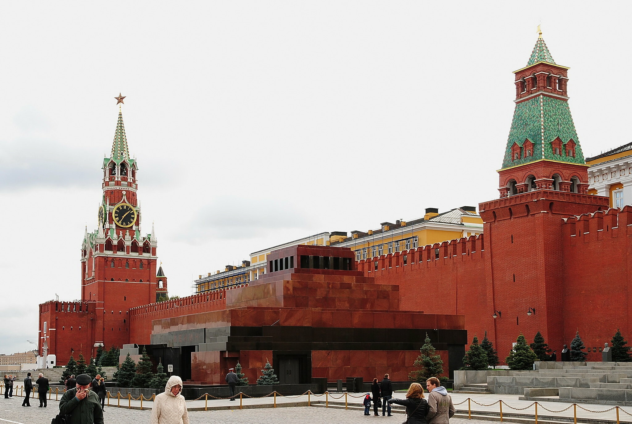 Мавзолей Ленина на Красной площади закроют почти на два месяца