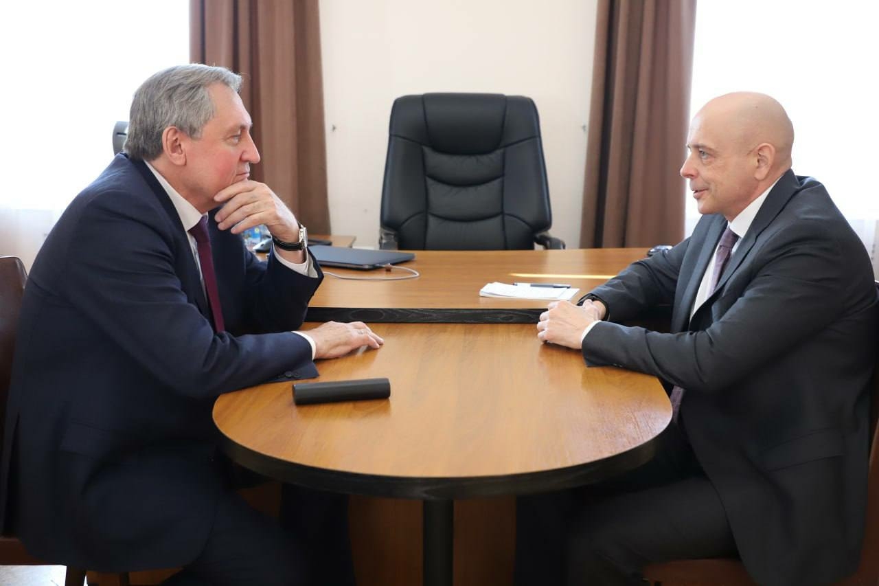 Сергей Сокол и Николай Шульгинов обсудили вопросы электроснабжения в Хакасии