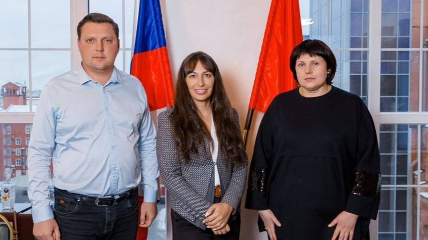 Мария Михайлова и сенатор Елена Афанасьева приняли участие в обсуждениях законопроекта о партнерских программах в Петербурге