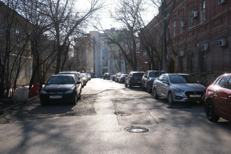 Еще одну центральную улицу Астрахани отремонтируют весной 2025 года