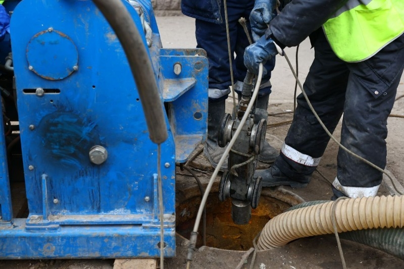В Астрахани к лету обновят 11 участков канализационных сетей