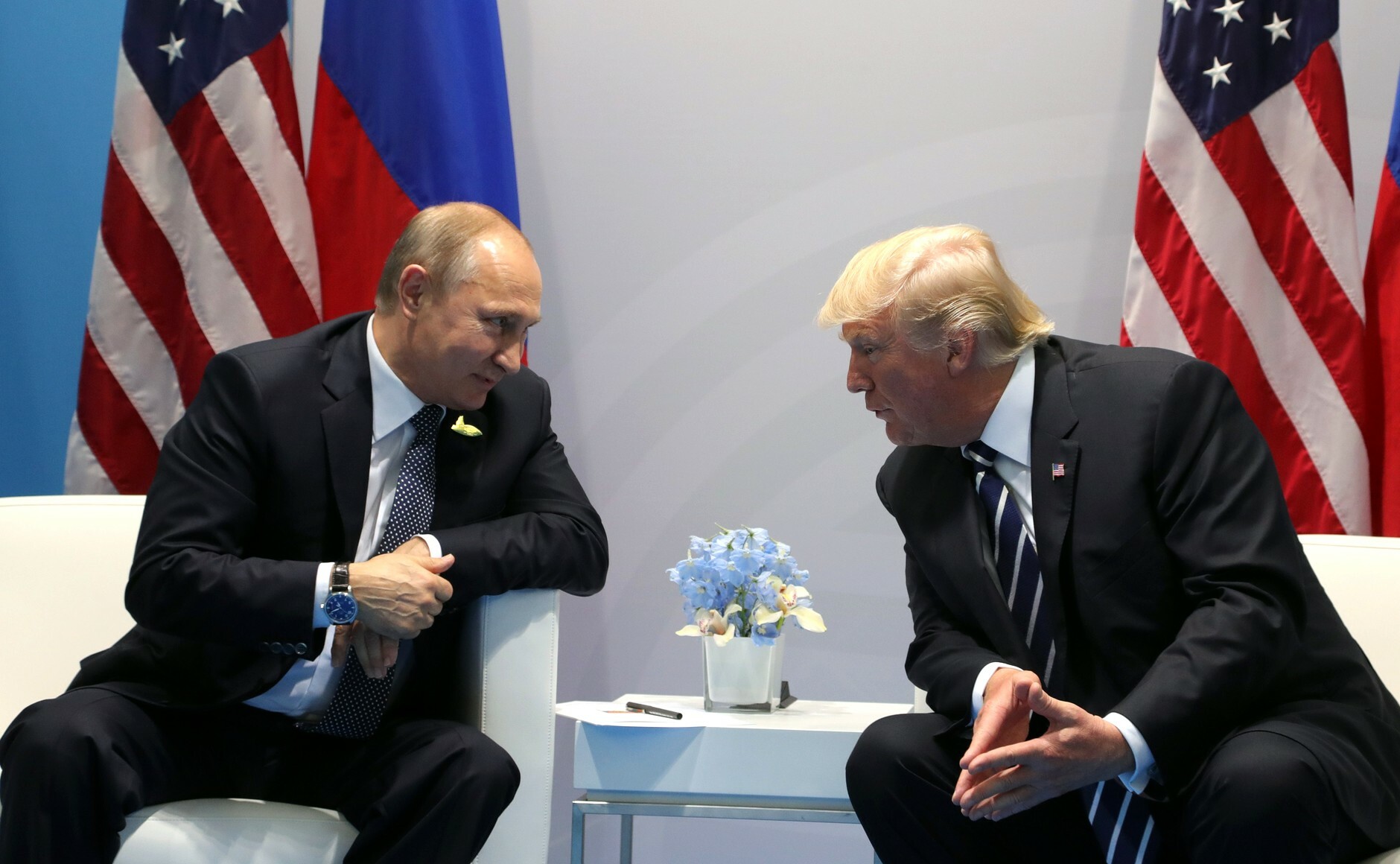 Путин предложил Трампу посетить Москву