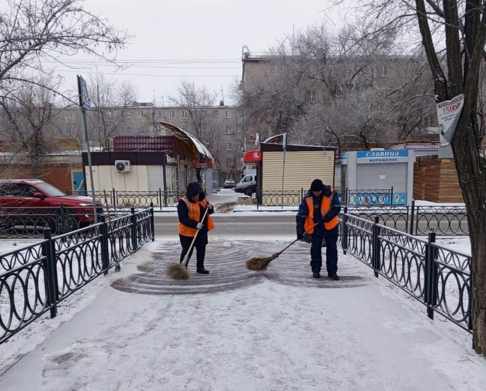 Около 48 тонн снега вывезено за два дня с улиц Астрахани