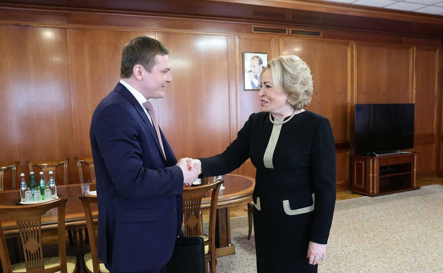 Глава Хакасии обсудил поддержку региона со спикером Совета Федерации