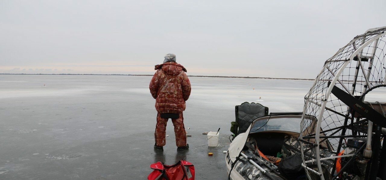 Новгородских рыбаков предупредили о разрушении льда на водоемах