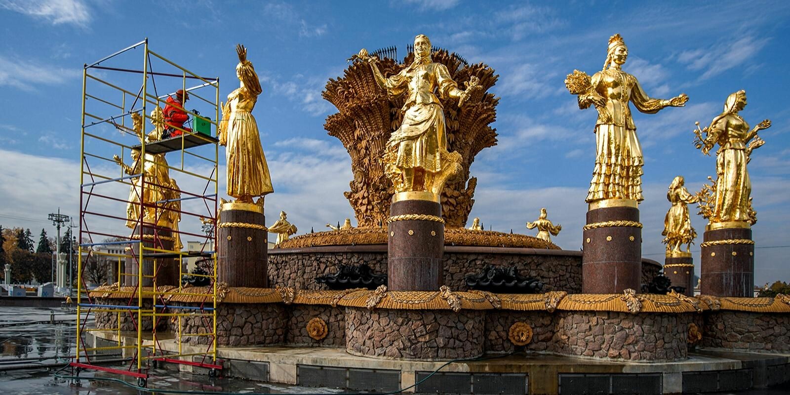 Фонтаны в Москве начали готовить к запуску