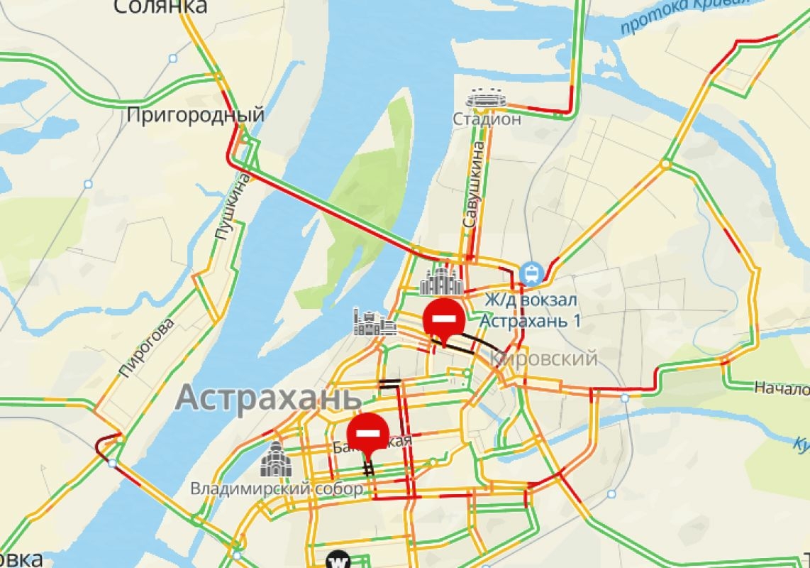 Шестибалльный пробки сковали Астрахань из-за сильного снега
