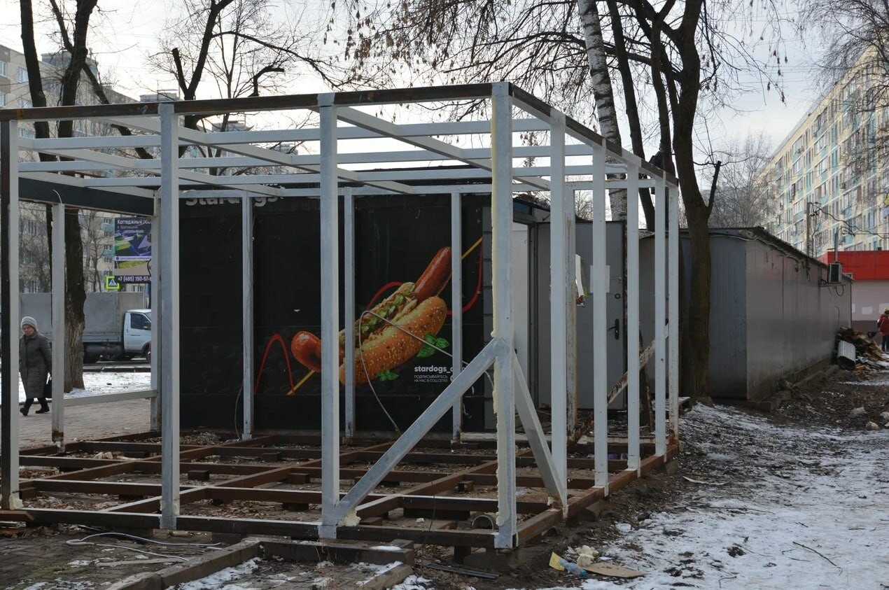 В микрорайоне Дзержинец города Пушкино сносят торговые павильоны