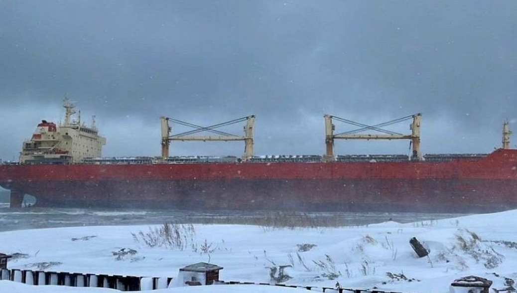 На Сахалине начали процесс снятия китайского балкера An Yang 2 с мели