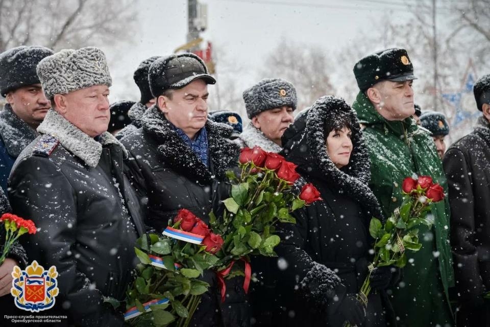 В Оренбурге почтили память героев на День защитника Отечества