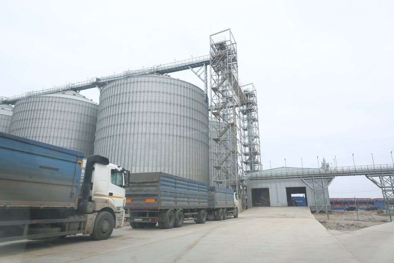 В Астрахань по морю доставили более 13 тонн миндаля из Армении